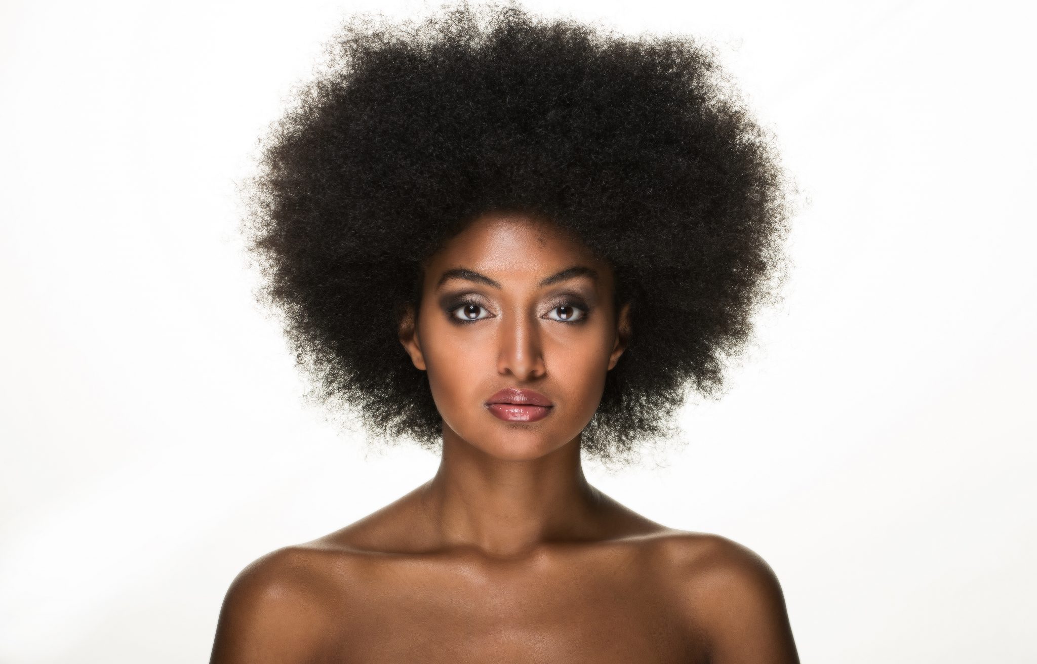 Comment reconnaitre et soigner ses cheveux afro 4C