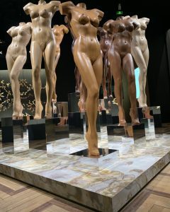 Christian Louboutin, créateur de souliers et figure incontournable du monde de la mode.